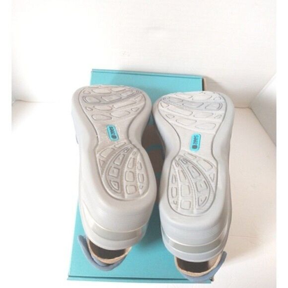 New! BZEES Dream Ankle Strap Wedge Sandals Shoes Blue Denim Machine Washable 9W - Picture 6 of 6